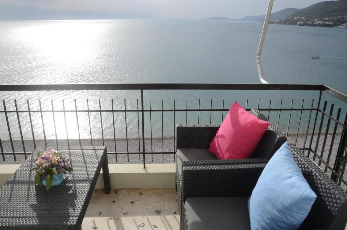 Captain'S Home Loutraki Exterior photo