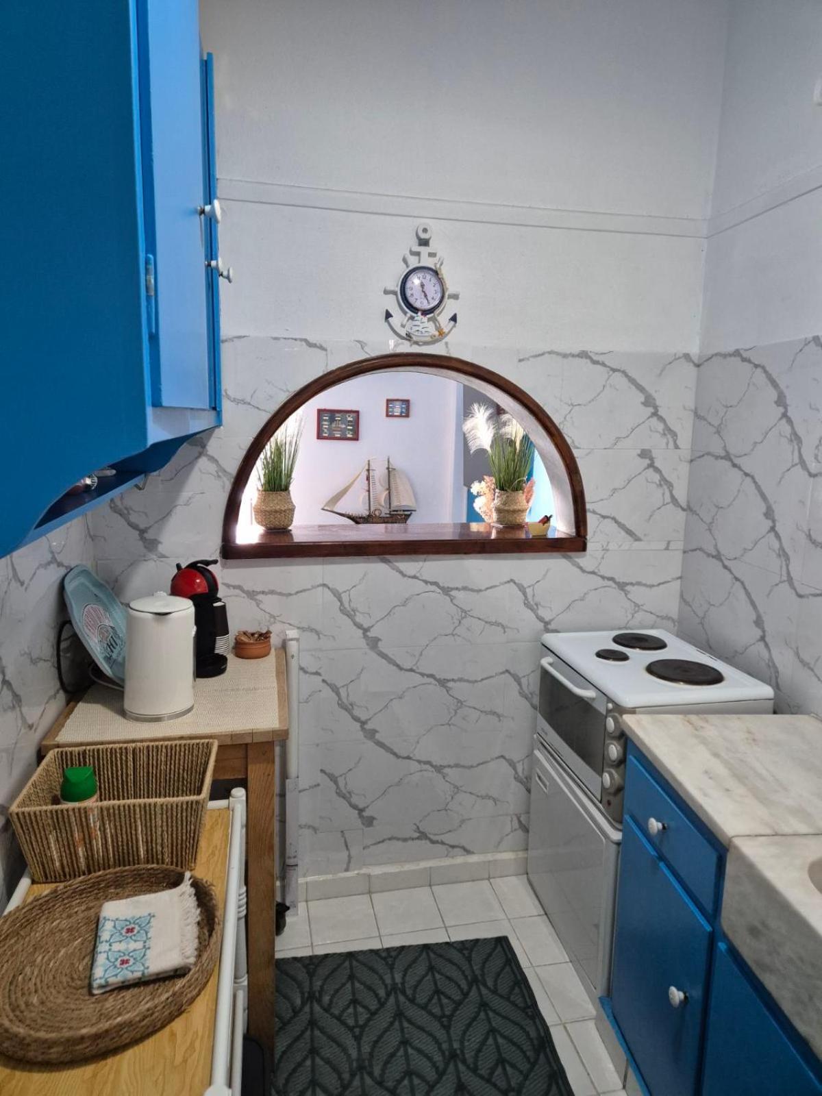 Captain'S Home Loutraki Exterior photo